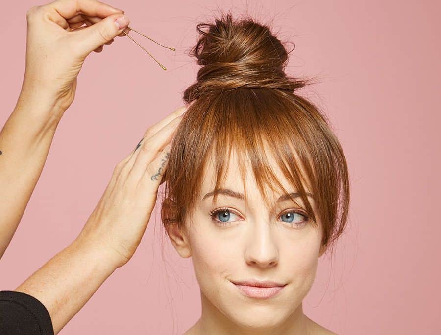 how to make your forehead look smaller with hairstyles