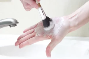 Cleaning makeup brushes